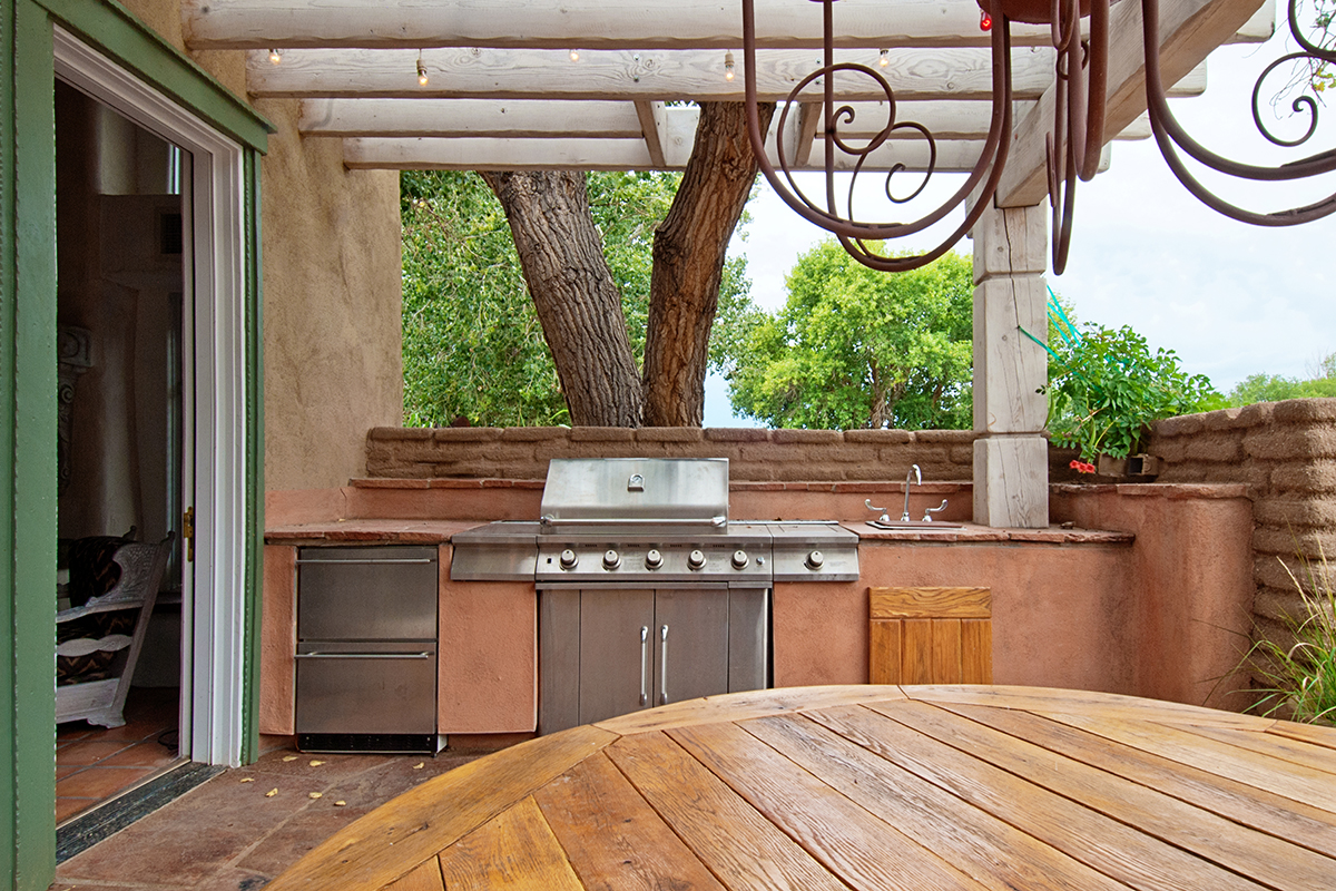 Design an Outdoor Kitchen with Madsen